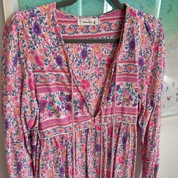 Garden days dress size S worn in very good condition. Missing 1 cord - Picture 3 of 3